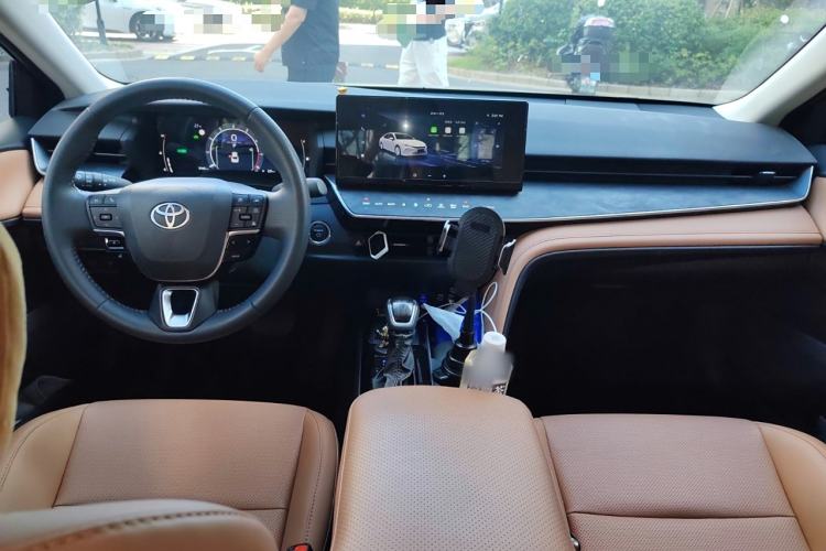 Used Toyota Camry 2024 Dual-Motor 2.0 HGVP Luxury Edition
