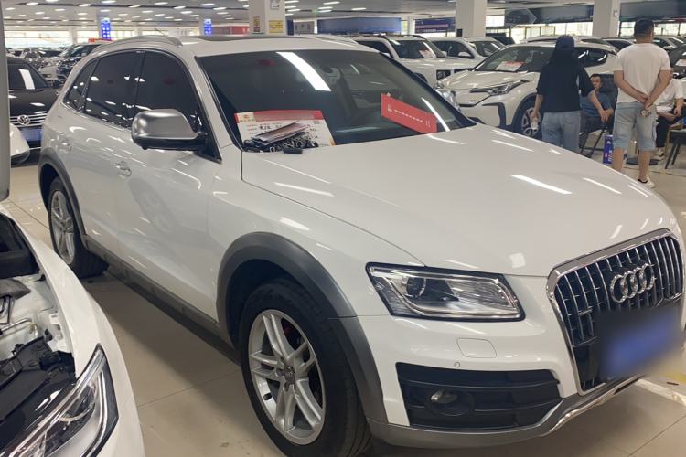 Used Audi Q5 2018 Collector's Edition 40 TFSI Technology Model
