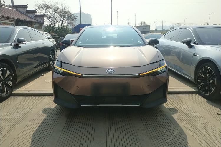 Used Toyota bZ3 2023 616 km Long-Range Premium