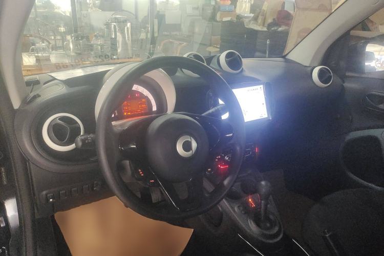 Used  fortwo 2015 1.0L 52 kW hardtop Dynamic version
