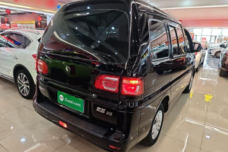 Used FORTHING Lingzhi 2022 M5 1.6L Practical Model 5 Seats
