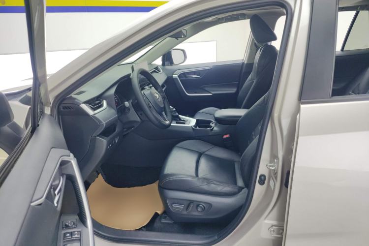 Used Toyota Wildlander 2020 2.0L CVT Two-Wheel Drive Luxury Edition
