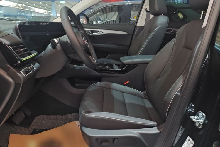 Used Buick Envision 2025 Encore Plus 28T Two-Wheel-Drive Platinum Edition