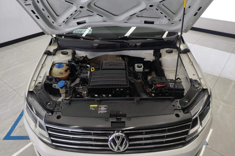 Used Volkswagen Lavida 2017 1.6L Automatic Comfort Edition
