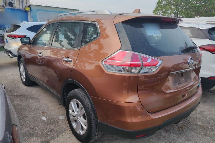 Used Nissan X-Trail 2014 2.5L CVT Leading Edition 4WD
