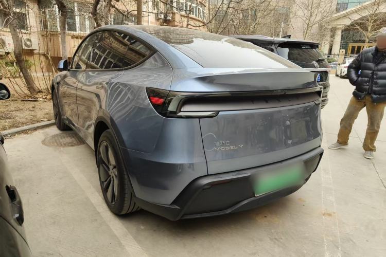 Used Tesla Model Y 2025 Rear-Wheel-Drive Version
