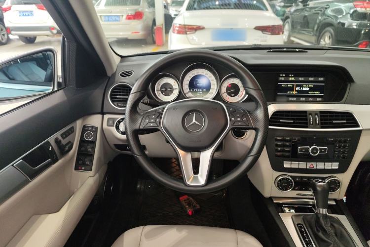 Used Mercedes-Benz C-Class 2011 C 200 Fashion Travel Edition
