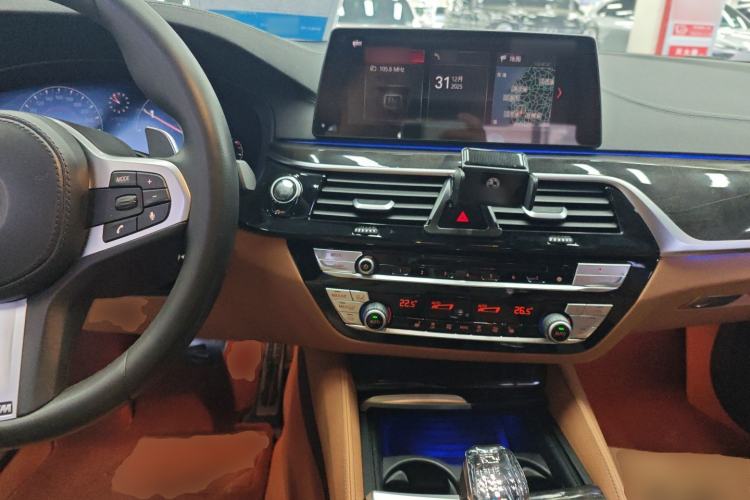 Used BMW 5 Series 2019 530Li Leading Model M Sport Package
