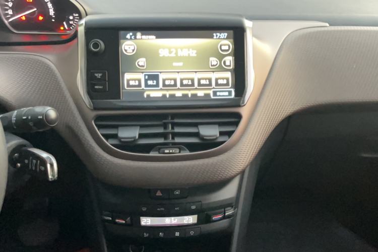 Used Peugeot 2008 2014 1.6L Automatic Fashion Edition
