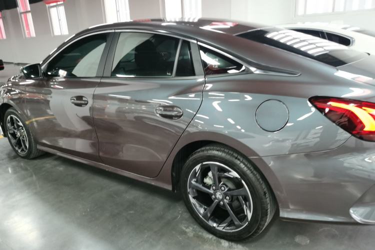 Used MG 5 2022 300TGI DCT Chao Yue Luxury Edition
