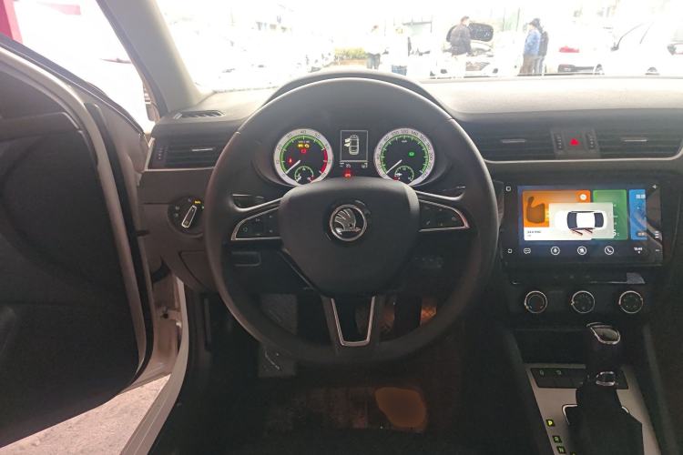 Used Skoda Octavia 2019 1.5L Automatic Smart Drive Luxury Edition China VI Standard
