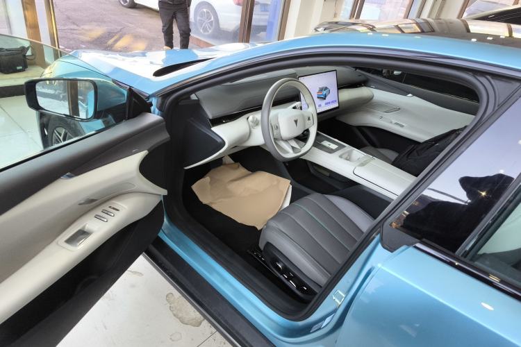 Used  L07 2024 230Max Qiankun Intelligent Driving ADS SE Range-Extended Version
