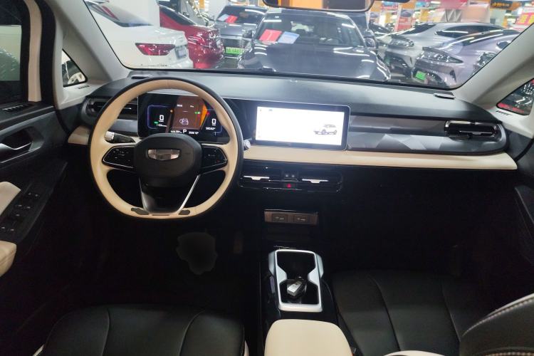 Used Geometry E Firefly 2024 401 km Fluorescent
