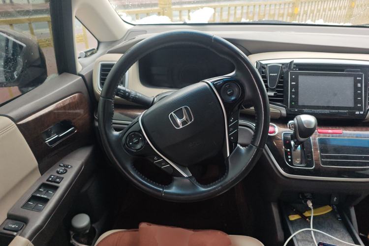 Used Honda Odyssey 2015 2.4L Supreme Edition
