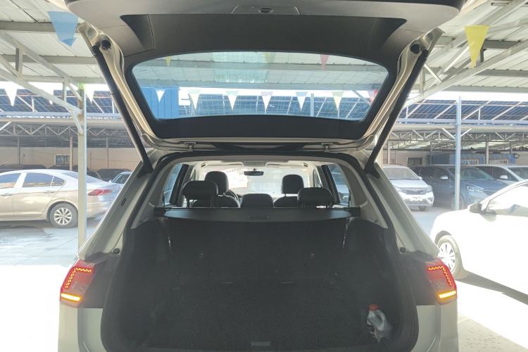 Used Volkswagen Tiguan L 2017 330TSI Automatic Two-Wheel Drive Flagship Edition
