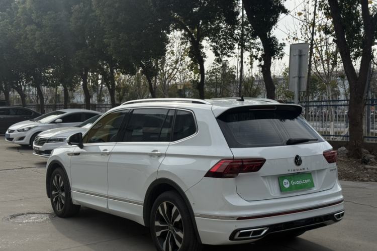 Used Volkswagen Tiguan L 2023 330TSI Automatic Two-Wheel Drive R-Line Enjoyment Edition
