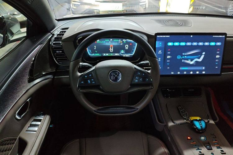 Used BYD Han 2023 EV Champion Edition 605KM Front-Drive Premium Model
