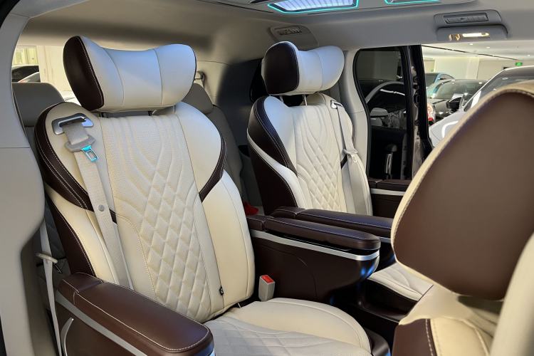 Used Buick GL8 2023 Land Executive Class Smart Enjoyment Model