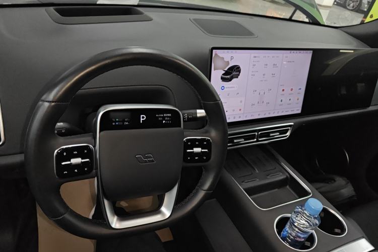 Used Li Auto L8 2024 Ultra Model

