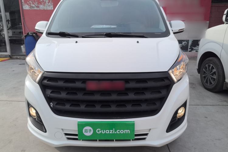 Used Jinbei Gold Hiace M Classic 2022 1.5L Travel Lion Passenger Van 7 Seats
