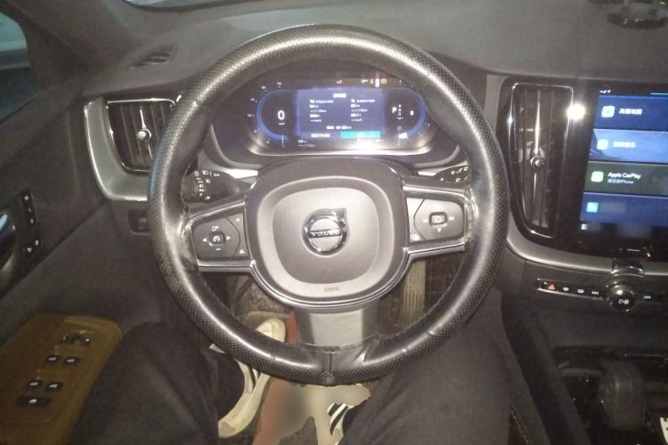 Used Volvo XC60 2022 B5 4x4 Zhiyi Luxury Edition
