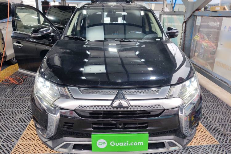 Used Mitsubishi Outlander 2019 2.4L 4x4 Zhi Xiang Edition 5 Seats China VI Standard
