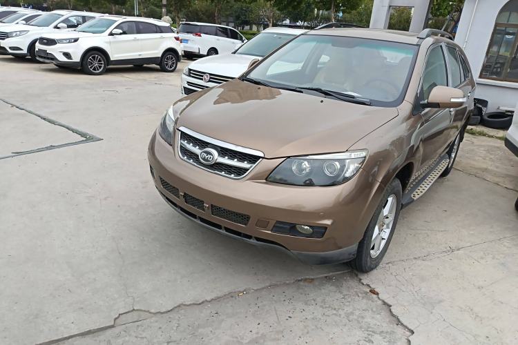Used BYD S6 2013 Jingyue Edition 2.4L Automatic Luxury Model 5 Seats
