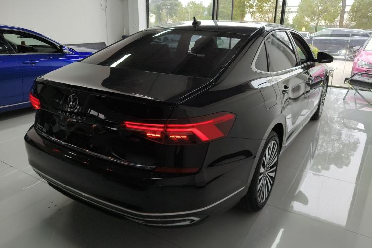 Used Volkswagen Passat 2020 330TSI Luxury Edition China VI
