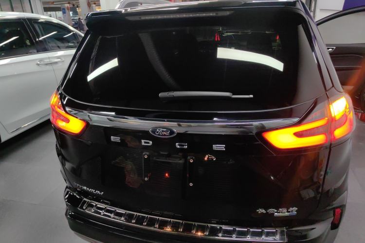 Used Ford Edge 2021 PLUS EcoBoost 245 Two-Wheel-Drive Titanium 7-Seater
