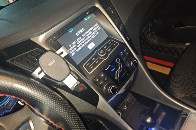 Used Hyundai Sonata 2013 2.4L Automatic Leading Edition China IV Standard