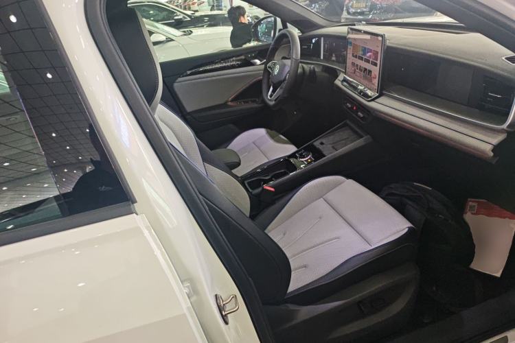 Used Volkswagen Tayron 2025 Tharu L 330TSI Two-Wheel Drive Elite City Package