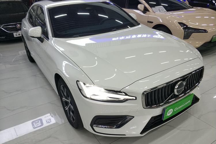 Used Volvo S60 2025 B4 Zhiyi Luxury Edition

