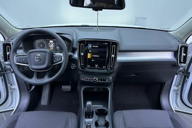 Used Volvo XC40 2022 T4 Four-Wheel Drive Smart & Stylish Edition
