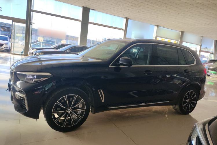 Used BMW X5 2022 xDrive 30Li M Sport Package