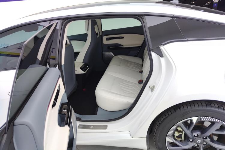 Used  GT 2023 560 Rear-Drive Seven-Wing Edition
