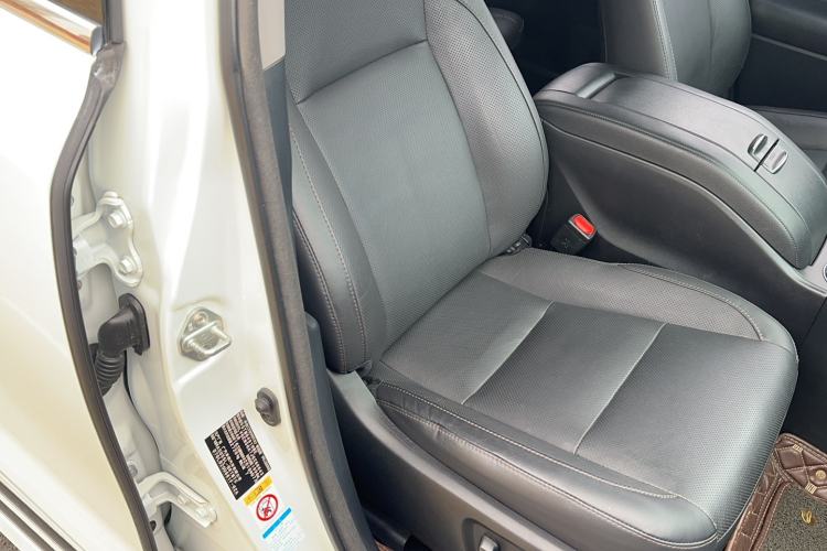 Used Toyota Highlander 2018 2.0T Four-Wheel Drive Luxury Edition 7 Seats China V Emission Standard
