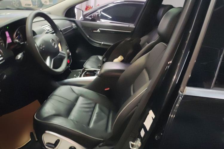 Used Mercedes-Benz R-Class 2017 R 320 4MATIC Business Edition Prestige Model
