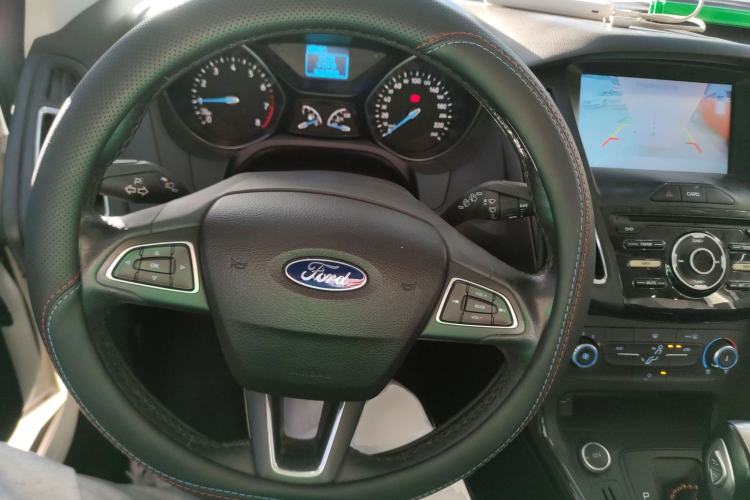 Used Ford Focus 2018 Hatchback Classic 1.6L Automatic Trendy SmartDrive Edition
