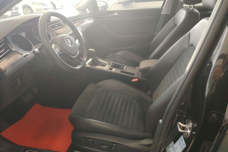 Used Volkswagen Magotan 2018 330TSI DSG Luxury Model
