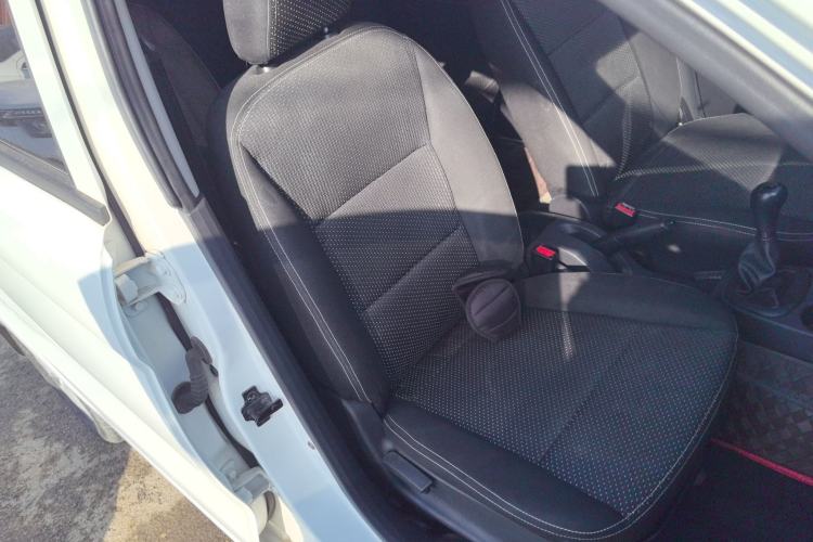 Used Dongfeng Fengon 330 2019 1.5L Manual Practical II China VI
