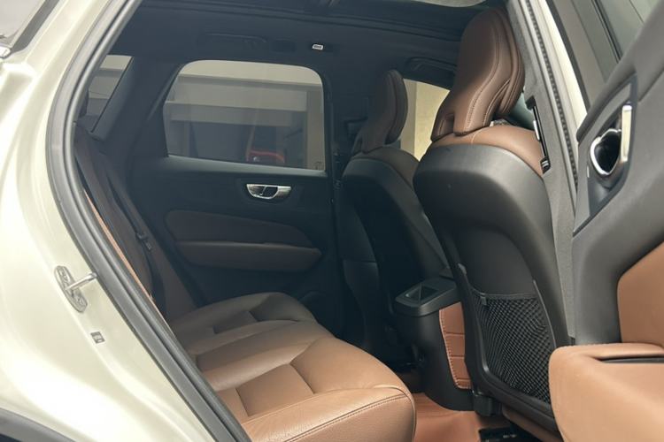 Used Volvo XC60 2025 B5 Four-Wheel Drive Smart & Advanced Luxury Edition
