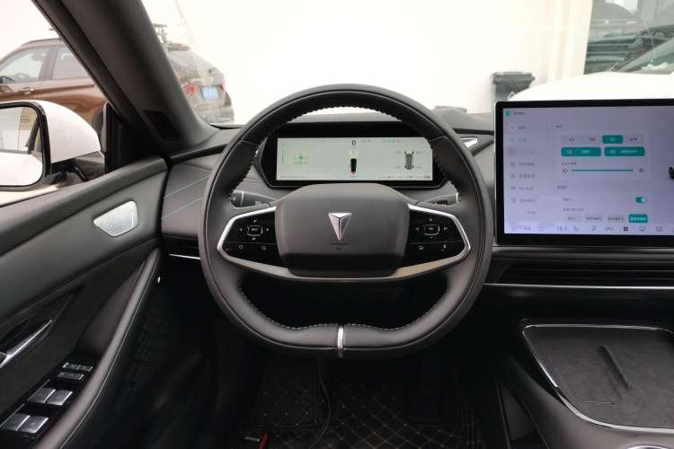 Used  SL03 2023 200Max Range-Extended Version
