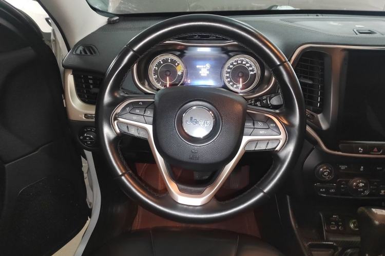 Used  Cherokee 2016 2.0L Superior Edition
