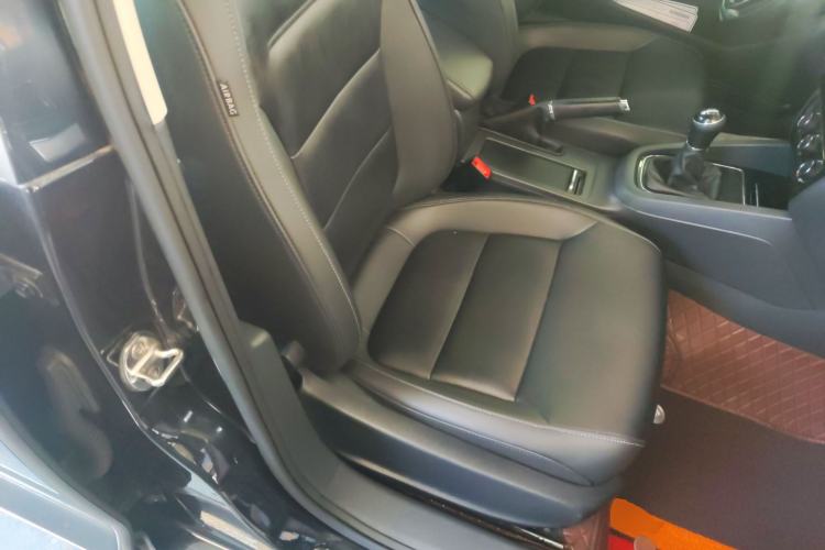 Used Volkswagen Sagitar 2015 1.6L Manual Comfort Model
