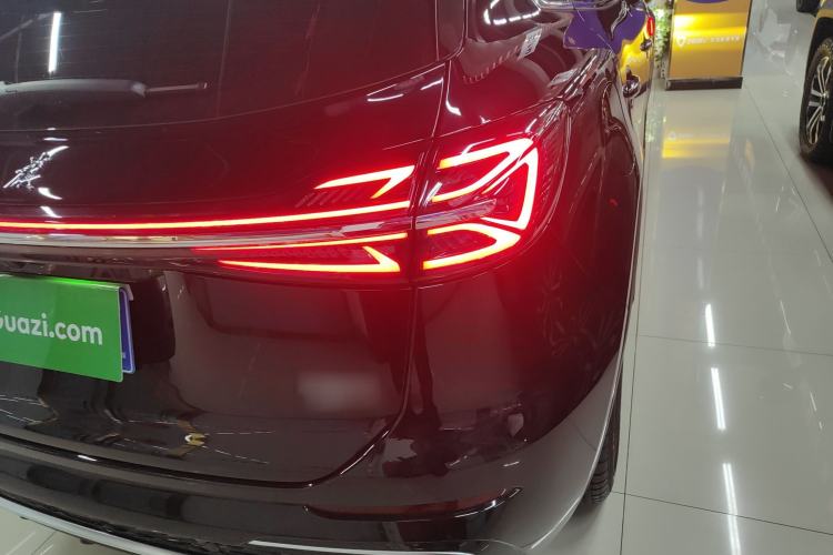 Used Hongqi HS5 2025 2.0T Two-Wheel Drive Flagship Pro Edition
