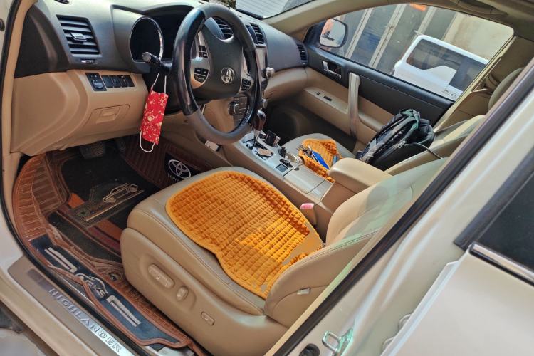 Used Toyota Highlander 2012 2.7L Two-Wheel Drive 7-Seater Luxury Edition