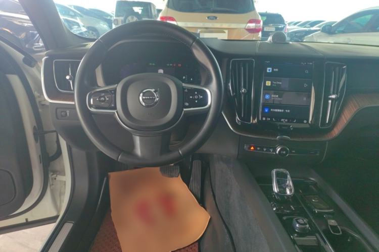 Used Volvo XC60 2022 B5 4x4 Smart Luxury Edition

