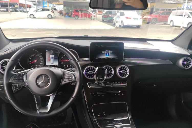 Used Mercedes-Benz GLC 2018 GLC 260 4MATIC Luxury Model
