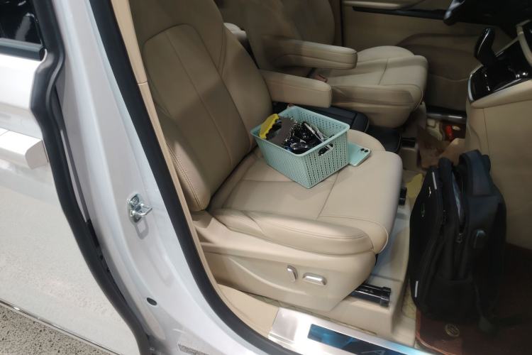 Used Buick GL8 2023 ES Lu Zun Deluxe Model
