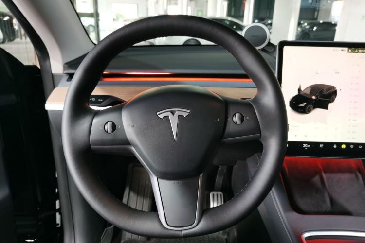 Used Tesla Model Y 2022 Long-Range All-Wheel-Drive Version